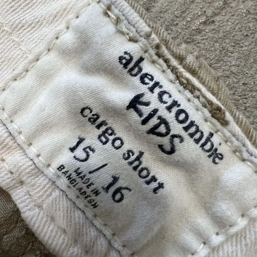 Vintage Y2K Abercrombie and fitch baggy Cargo Shorts Tan 30”
